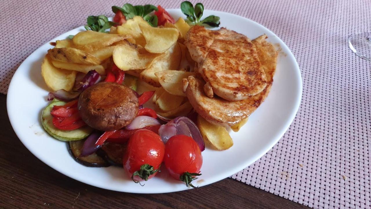Pensiune Restaurant Ovidiu Valea lui Mihai Luaran gambar