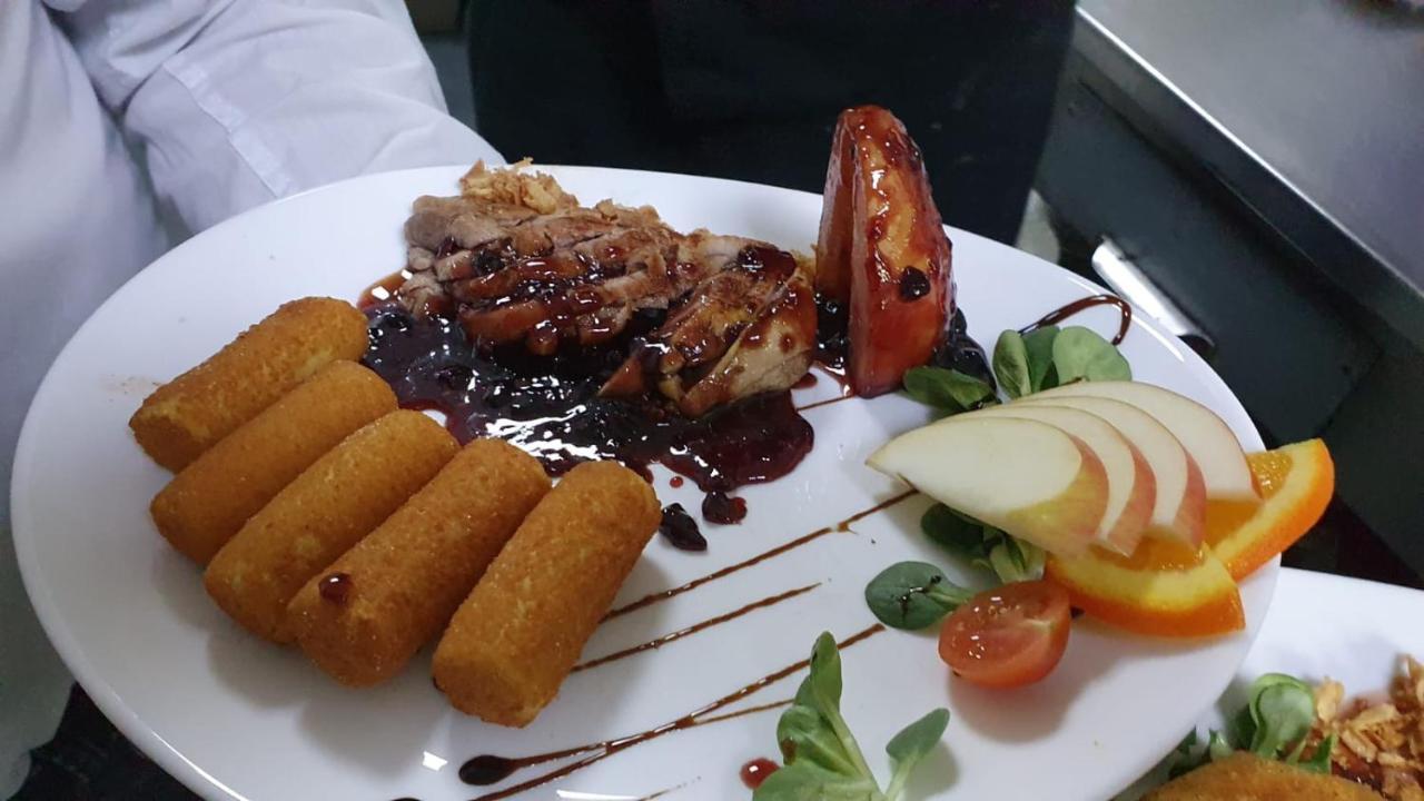 Pensiune Restaurant Ovidiu Valea lui Mihai Luaran gambar
